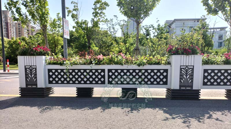 定制pvc马槽花箱耐腐蚀防腐铝合金护栏易清洗道路隔离公园花坛