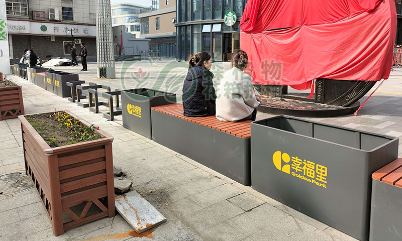 浙江萧山商业街人车分流护栏坐凳花箱组合案例