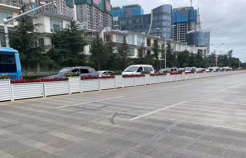 道路花箱中铝合金花箱具备哪些优点