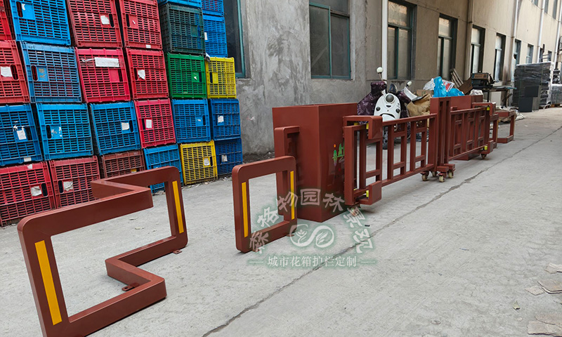 森格物可移动伸缩护栏花箱核心特点：灵活实用，适配多场景