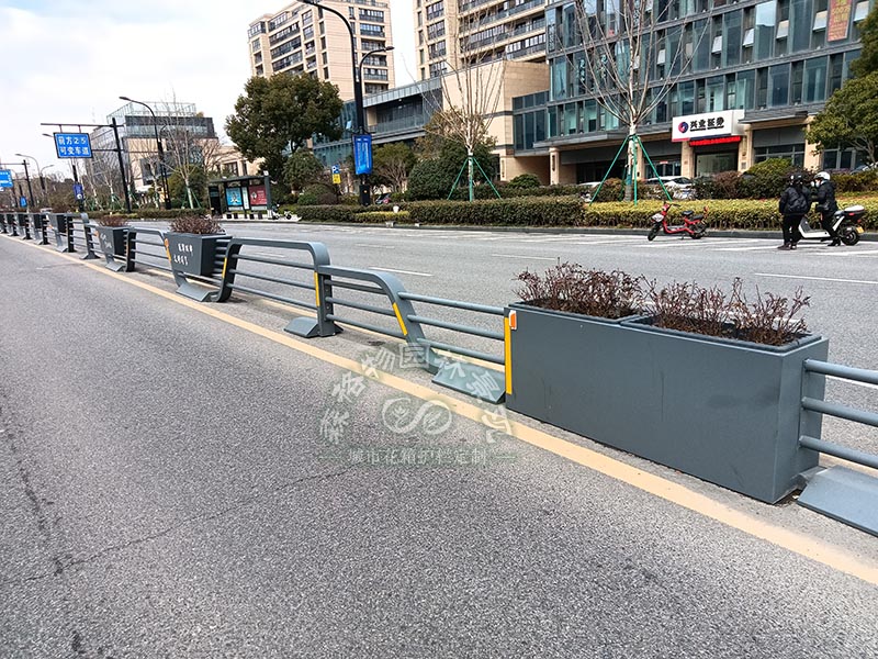 森格物不锈钢花箱护栏生产厂家，城市道路景观隔离花箱护栏供应