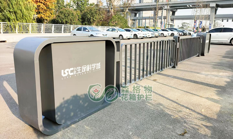 市政工程采购看这里，森格物耐用款道路花箱护栏生产厂家
