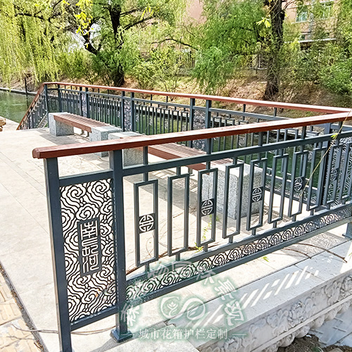 镂空雕刻图案桥梁河道护栏