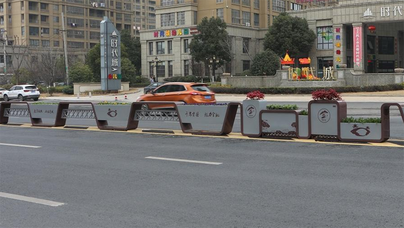 道路花箱的具体特点是什么？道路花箱如何选择？