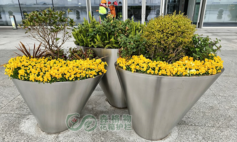 娄底不锈钢组合花箱：自然与城市的美学衔接载体