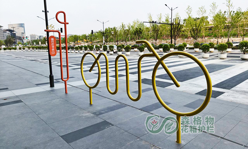 广东网红打卡自行车停放架，商业广场非标定制非机动车锁车架