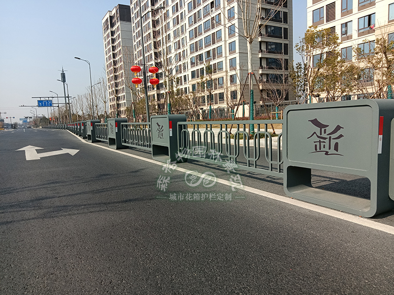景区步行街花箱护栏,森格物户外金属景观花箱护栏供应商 景区步行街花箱护栏,森格物户外金属景观花箱护栏供应商